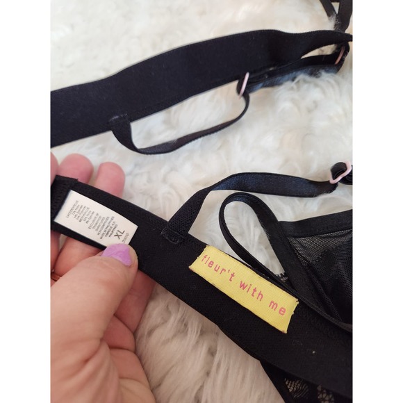 Fleur't with Me Black Lace Bralette, Size XL Elegant Comfort with a Sparkle Band - Picture 3 of 3